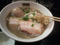 「ニボシオブットイメン＋味玉」@トリシオブットイメン 井の庄の写真