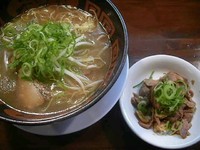 「希望軒とんこつラーメン+鶏そぼろ丼+ひねポン」@希望軒 新宿三丁目店の写真