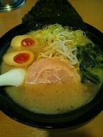 「特濃とんこつしょうゆ味玉のせ」@麺屋KENの写真