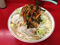 「ラーメン+ニラキムチ」@ラーメン二郎 湘南藤沢店の写真