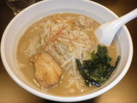 「海老だしの味噌らーめん（７８０円）大盛（７０円）」@海老だしの哲の写真