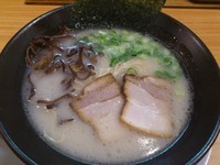 「こってりトンコツ（ハリガネ）￥530」@美園とんこつラーメン 四六三の写真