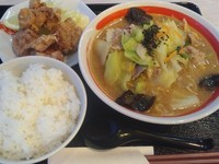 「味噌ちゃんぽん＋唐揚げライスセット」@山小屋食堂の写真