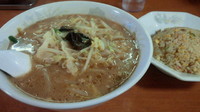 「半チャン味噌ラーメン　750円」@タンメン ダイチョーの写真