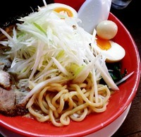 「濃厚豚骨醤油(限定)+ネギ」@東神田ら〜めんの写真
