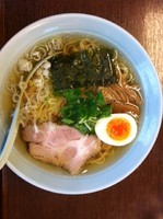 「ラーメンセット（醤油）+半焼肉丼　７８０円」@たけの家の写真