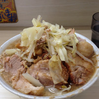 「肉ラーメン野菜増しカラメ」@ラーメン荘 歴史を刻め 本店の写真