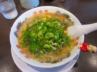 「ラーメン・麺固め、ネギ多め」@来来亭 石神井店の写真