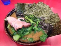 「ラーメン+チンゲン菜+海苔増し」@家系総本山 ラーメン吉村家の写真