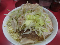 「小豚＋生玉子」@ラーメン二郎 桜台駅前店の写真