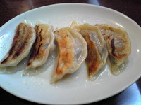 「餃子（５個）￥450」@晴々飯店の写真