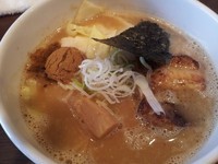 「濃厚豚骨ラーメン」@めん屋 いなば‏ 御徒町店の写真
