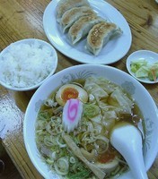 「ミニワンタン麺セット＋ジャンボ餃子(４ヶ)」@らーめん太陽 江古田店の写真