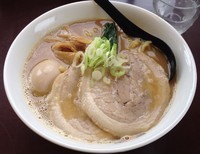 「半熟玉子入しょうゆらーめん」@らーめん Nageyariの写真