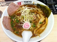「らーめん（濃厚） 750」@TOKYO UNDER GROUND RAMEN 頑者の写真