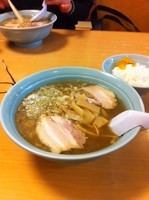 「らーめん、ギョーザ、半ライス」@榮ラーメンの写真