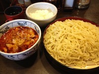 「ピリ辛つけ麺【500円】　大盛りサービス」@らーめん万代 浜松町店の写真