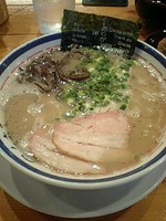 「らーめん（６８０円）＋赤オニ＋替え玉（１２０円）✕２」@博多長浜らーめん 田中商店の写真