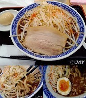 「「黒ふじ麺・野菜チョイ増し」￥850+味玉￥100」@山岸一雄製麺所 アリオ川口店の写真