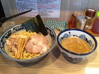 「つけ麺熱盛り 中盛りサービス 750円」@秋葉原つけ麺 油そば 楽の写真