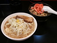 「ランチセット・ミニラーメン＋小チャーシュー丼（５００円）」@らぁめん 元気の源 神奈川新町店の写真