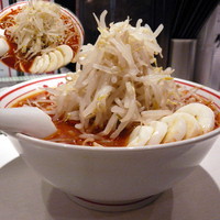 「北極ラーメン 800円 + 野菜増し 60円 + 茹で卵」@蒙古タンメン中本 品川店の写真
