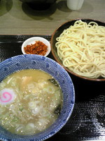 「つけ麺（赤辛トッピング）」@久臨 ダイバーシティ東京プラザ店の写真