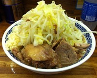 「小ラーメン（７００円）ヤサイニンニク」@ラーメン二郎 新小金井街道店の写真