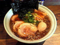 「得のせ魚介しょうゆ￥900＋海苔5枚￥100」@麺や 幸村の写真
