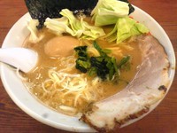 「うまいラーメン かため＋クーポン味玉」@松福 本店の写真