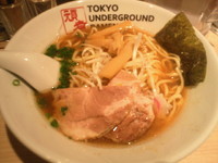 「ラーメンライト（S）　750円」@TOKYO UNDER GROUND RAMEN 頑者の写真