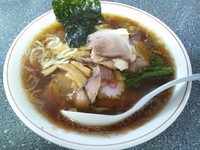 「ラーメン700円＋自家製ちゃーしゅー50円増し」@青島食堂 南万代店の写真