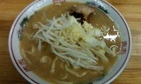 「ラーメン並 650円　ニンニク」@自家製太麺 ドカ盛 マッチョ 難波千日前店の写真