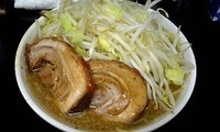 「らーめん 並 630円 （野菜ちょっと多め、脂普通）」@ラーメン浜田家の写真