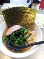 「ほうれん草増しラーメン、濃い目、のり増し、半ライス」@横浜家系ラーメン田中の写真
