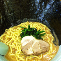 「醤油、大盛、のり、麺硬」@らーめん家 せんだい 鶴ヶ峰本店の写真