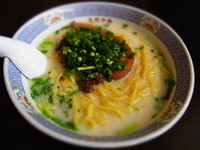 「ホワイトガウラーメン 580円 大盛 100円」@大衆中華 ホサナの写真