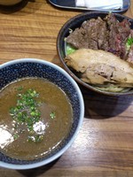 「ミニつけ麺(野菜少なめ)+ステーキ」@ラーメン燈郎の写真