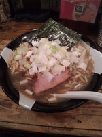 「煮干ラーメン＋ネギまし」@すごい煮干ラーメン凪 新宿ゴールデン街店 本館の写真