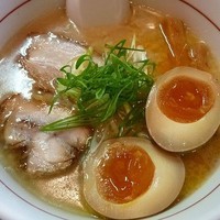 「醤油らーめん（半熟玉子トッピング）」@麺恋処 一幕の写真