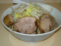 「らーめん（野菜少なめ）　700円」@自家製ラーメン 大者の写真