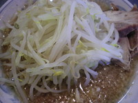 「ラーメン（小）【６５０円】・にんにく」@らーめん大 平井店の写真