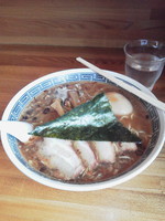 「チャーシューメン・大盛り・味玉・動物系」@中華そば おかめの写真