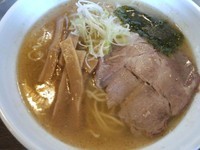 「塩らー麺」@荻窪らーめん 栄龍軒の写真