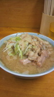 「ラーメン、麺少なめ、アブラ」@ラーメン二郎 新橋店の写真