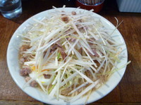 「ネギラーメン　９００円＋替え玉　１００円」@らーめん日吉の写真