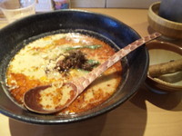 「四川坦々麺 辛さ強め ￥880」@中華麺ダイニング 鶴亀飯店の写真