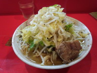 「ラーメン600円ﾆﾝﾆｸ」@ラーメン二郎 府中店の写真