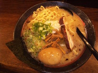 「コク塩鶏拉麺　大盛り無料【880円】」@ラーメン専門店 浜寅 東戸塚店の写真