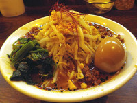 「【5月限定】味噌ごまラーメン（中）＋煮卵、850円＋100円」@伝家 志木店の写真